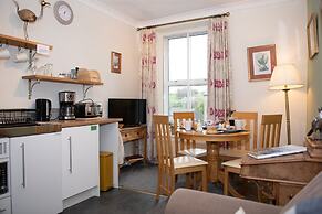 Milton House Studio Apartment Suites