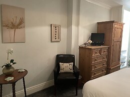 Milton House Studio Apartment Suites