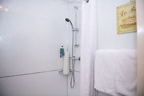 Milton House Studio Apartment Suites