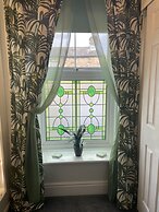 Milton House Studio Apartment Suites