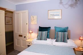 Milton House Studio Apartment Suites