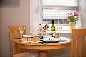 Milton House Studio Apartment Suites