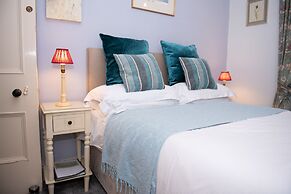 Milton House Studio Apartment Suites