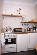 Milton House Studio Apartment Suites
