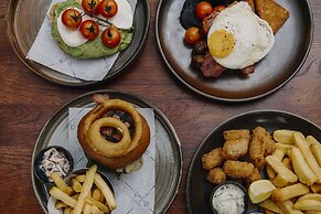 The George Inn