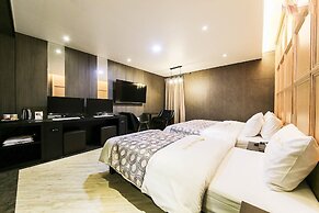Elga Hotel