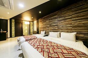 Elga Hotel
