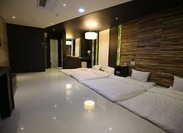 Elga Hotel