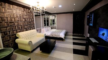 Elga Hotel