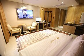 Elga Hotel