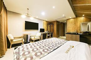Elga Hotel
