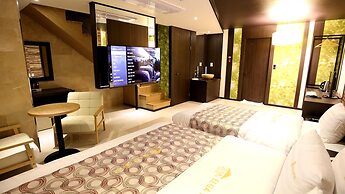 Elga Hotel