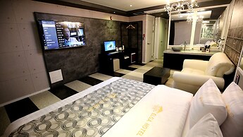 Elga Hotel