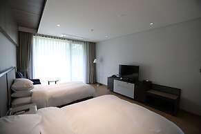 Pinehills Hotel