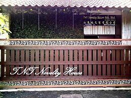 TnT Novelty House