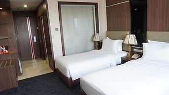 New Hollywood Hotel