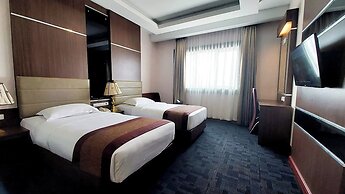New Hollywood Hotel