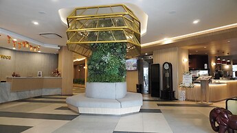 New Hollywood Hotel