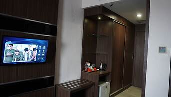 New Hollywood Hotel