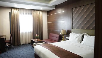New Hollywood Hotel