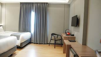 New Hollywood Hotel