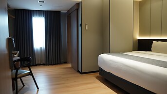 New Hollywood Hotel
