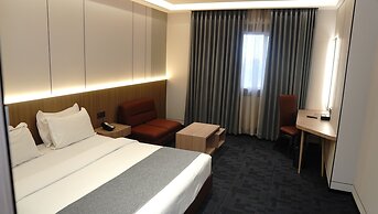 New Hollywood Hotel