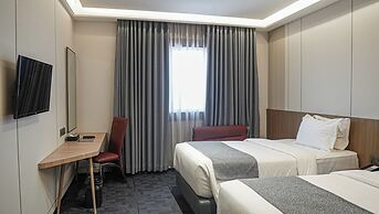 New Hollywood Hotel