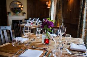 The White Hart, Overton