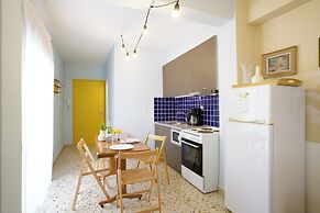 Live in Athens, Psyrri Central Apartments