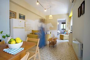 Live in Athens, Psyrri Central Apartments