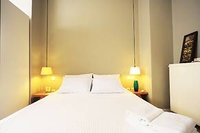 Live in Athens, Psyrri Central Apartments