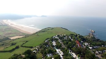 Zarautz Beachside Surf Camp