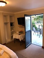 Pelican Lodge