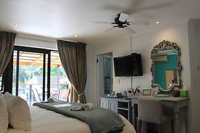 Pelican Lodge
