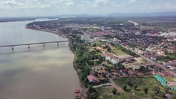 Arawan Riverside Hotel