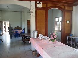 Thongpaeka Hotel