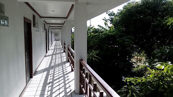 Thongpaeka Hotel