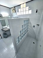 Thongpaeka Hotel
