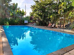 Thongpaeka Hotel