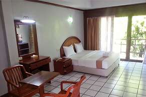 Thongpaeka Hotel