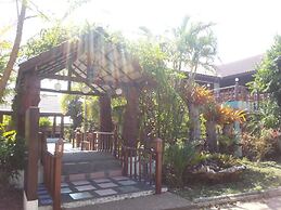 Thongpaeka Hotel