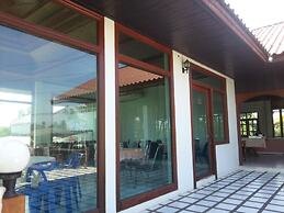 Thongpaeka Hotel