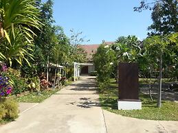 Thongpaeka Hotel
