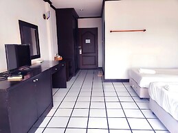 Thongpaeka Hotel