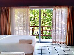 Thongpaeka Hotel