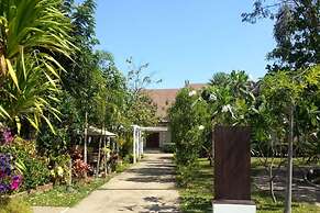 Thongpaeka Hotel