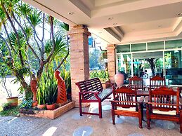 Thongpaeka Hotel