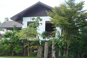 Thongpaeka Hotel