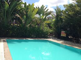 Thongpaeka Hotel